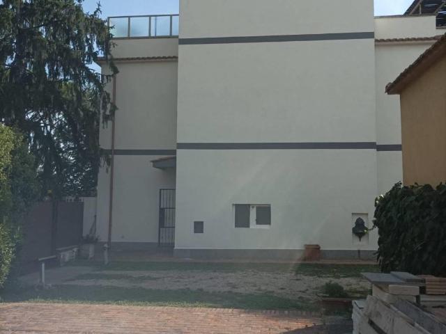 Affittasi Villa, Castel di Leva Via Tito Poggi Annunci Roma, Frazione Castel Di Leva Rif.628638