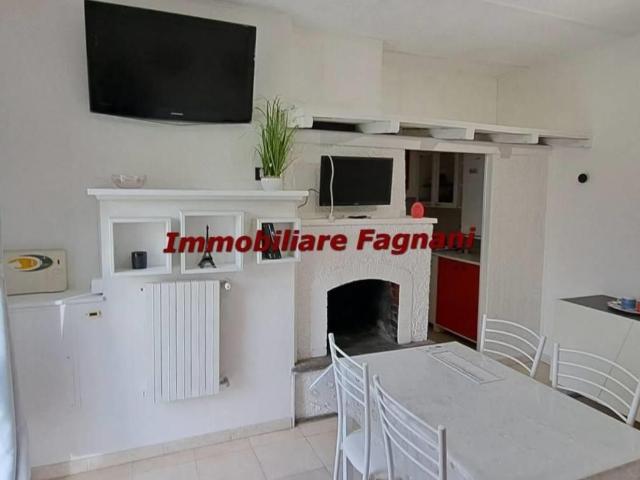 Affittasi Villa, * Accogliente Villino bilocale ammobiliato * Annunci Velletri Roma Rif.651002
