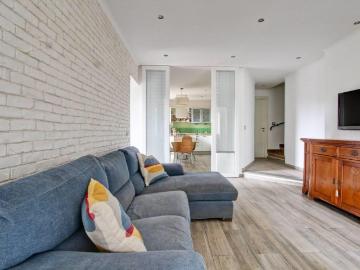 Affittasi Villa, Affittasi tre camere in villa a studentesse Annunci Roma, Zona Casal Boccone Rif.648235