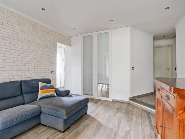 Affittasi Villa, Affittasi tre camere in villa a studentesse Annunci Roma, Zona Casal Boccone Rif.648235