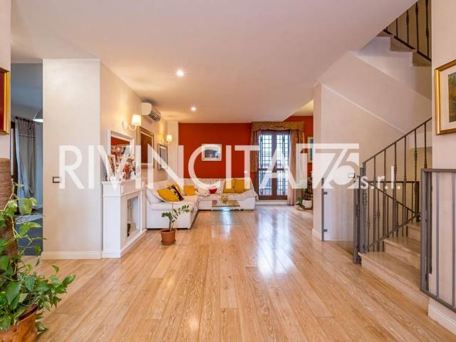 Affittasi Villa, Appartamento in porzione di villa Annunci Roma, Zona Casal Lumbroso Rif.599007