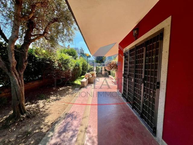 Affittasi Villa, AXA – LOCAZIONE – VILLA UNIFAMILIARE Annunci Roma, Zona Axa Rif.587255
