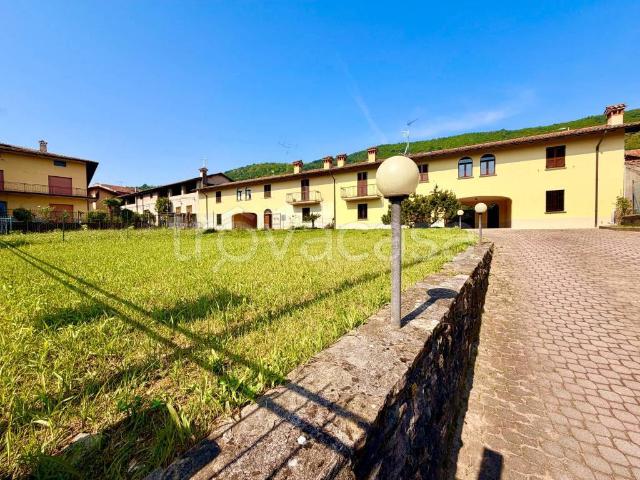 Affittasi villa bifamiliare a Corte Franca