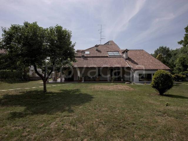 Affittasi villa bifamiliare a Mornago via Provinciale, 64