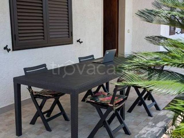 Affittasi villa bifamiliare a Siracusa via Romolo Gessi, Punta Milocca Fanusa Mare