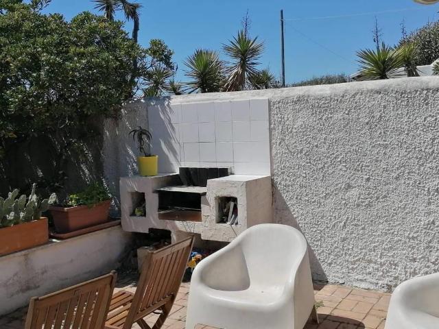 Affittasi Villa, FREGENE CASA INDIPENDENTE SULLA SPIAGGIA Annunci Fiumicino, Frazione Fregene Rif.631121