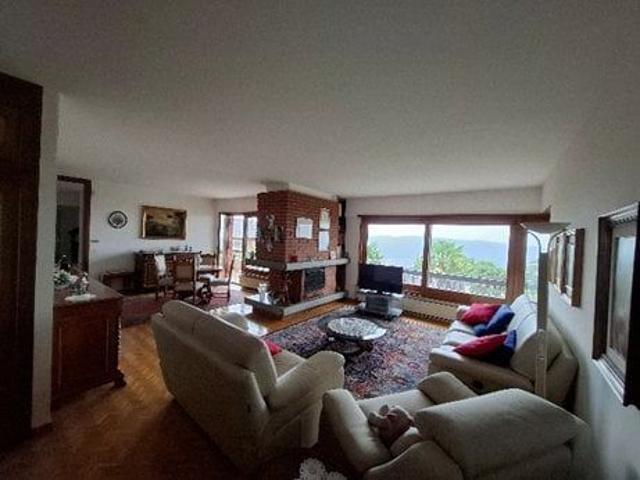 Affittasi Villa indipendente a Obino con vista vallata