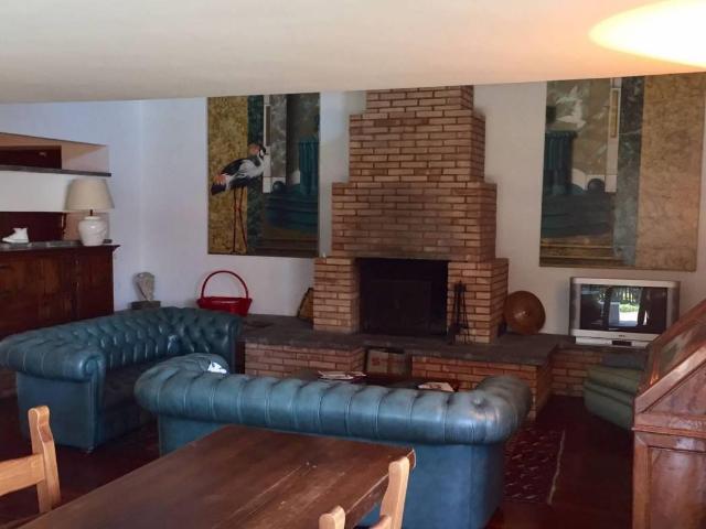 Affittasi Villa, Olgiata Villa bellissima bifamiliare con giardino Annunci Roma, Zona Olgiata Rif.406110