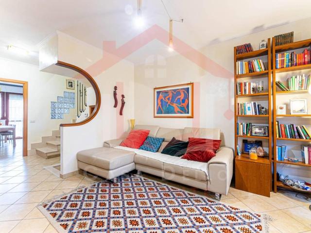 Affittasi Villa, Settecamini Stanza singola in villetta a schiera Annunci Roma, Zona Settecamini Rif.626359