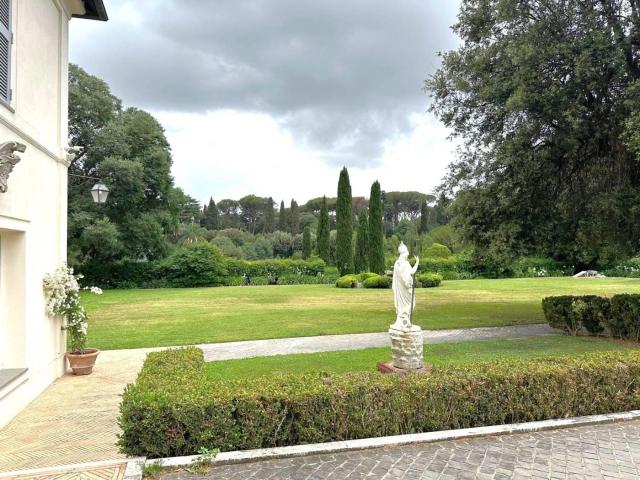 Affittasi Villa, Villa con Piscina Interna ed Esterna Circo Massimo Annunci Roma Roma Rif.575800