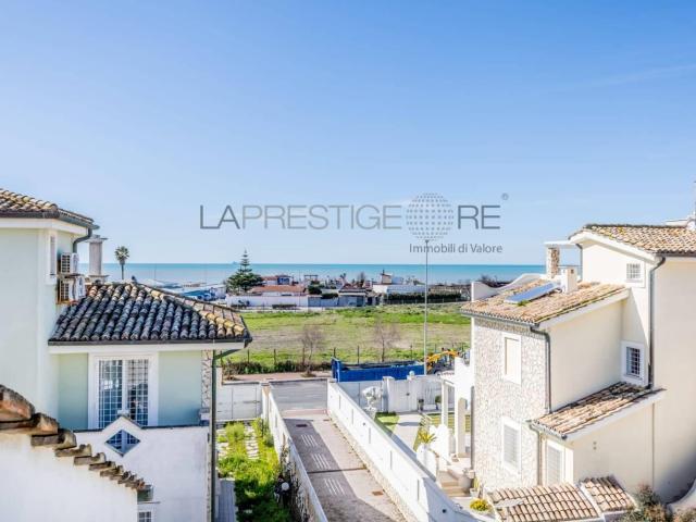 Affittasi Villa, Villa Affitto estivo Lungomare di Fregene Annunci Fiumicino, Frazione Fregene Rif.646079