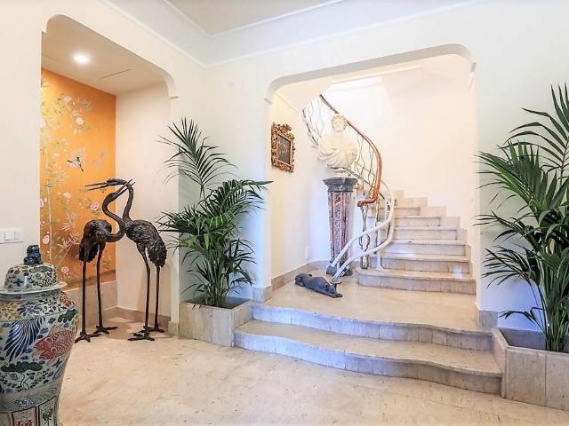 Affittasi Villa, Villa Borghese Bellissima Villa immersa nel Verde Annunci Roma, Zona Parioli Rif.645825