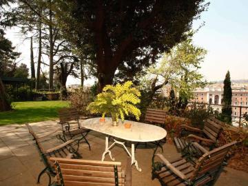 Affittasi Villa, Villa Borghese Piazza del POPOLO villino vista mozzafiato Annunci Roma, Zona Flaminio Rif.629375