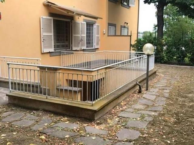 Affittasi Villa, Villa bifamiliare Annunci Roma, Zona Olgiata Rif.647280