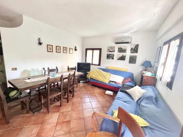 Affittasi Villa, VILLA BIFAMILIARE SU 3 LIVELLI Annunci Fiumicino, Frazione Fregene Rif.631115