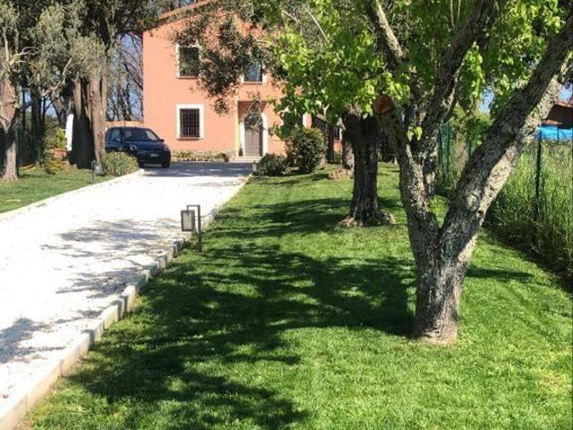 Affittasi Villa, Villa unifamiliare via Cassia 2070, Olgiata, Roma Annunci Roma, Zona Olgiata Rif.382493