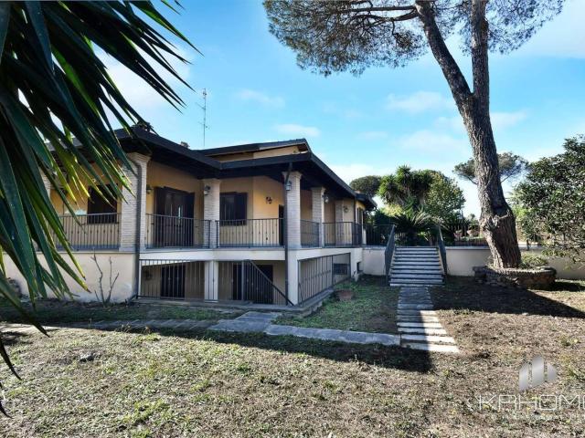 Affittasi Villa, Villino elegante con giardino privato – Aurelia Annunci Roma, Zona Castel di Guido Rif.626518