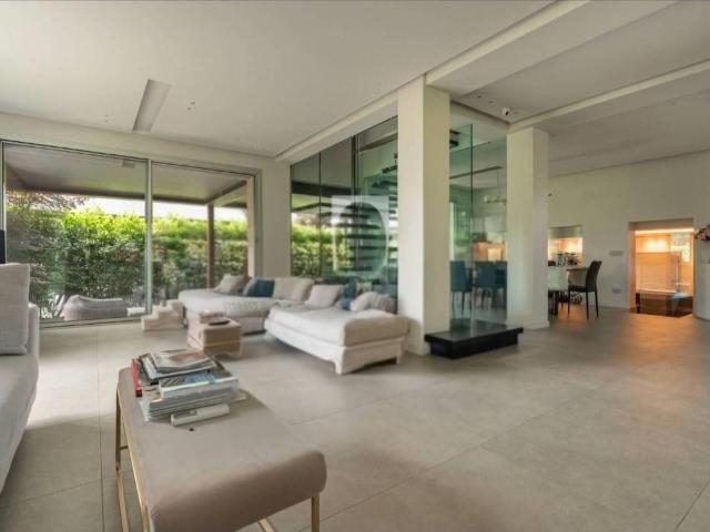 Affittasi Villa, Villino moderno Via della Camilluccia Annunci Roma Roma Rif.636415