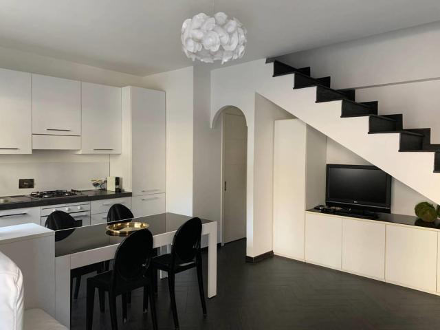 Affittasi Villetta a schiera, Affitto villino ponte Milvio via dei Fabi Annunci Roma Roma Rif.637687