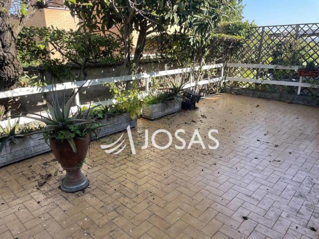 Affittasi Villetta a schiera, LOCAZIONE DI PORZIONE DI VILLINO A SCHIERA Annunci Roma Roma Rif.638813