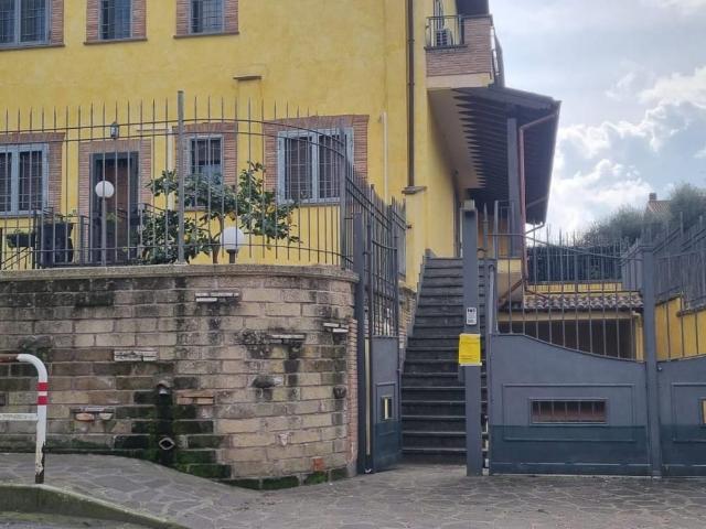 Affittasi Villetta a schiera, Villa a schiera Annunci Marino, Frazione Frattocchie Rif.632421