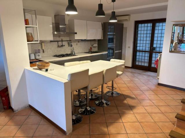 Affittasi Villetta a schiera, Villa a schiera Annunci Trevignano Romano Roma Rif.647853