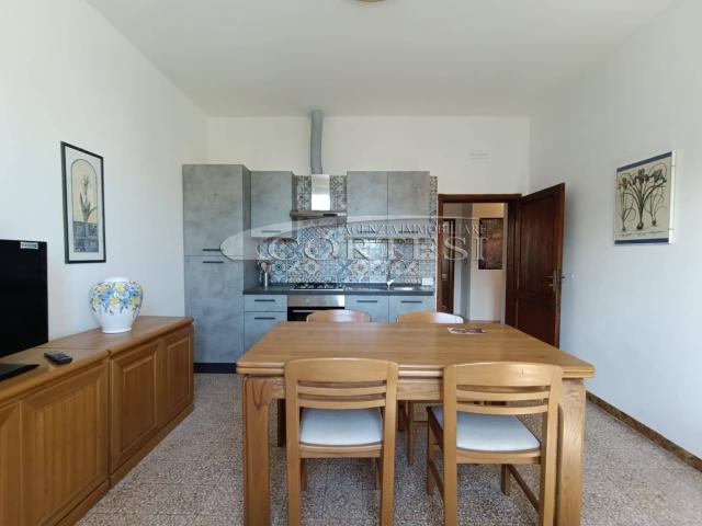 Affitto Appartamento con Ingresso Indipendente con Tre Camere