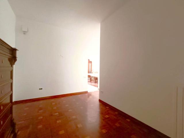 Affitto Appartamento, in zona MURAT, BARI