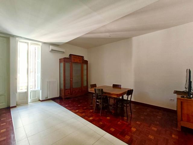Affitto Appartamento, in zona MURAT, BARI