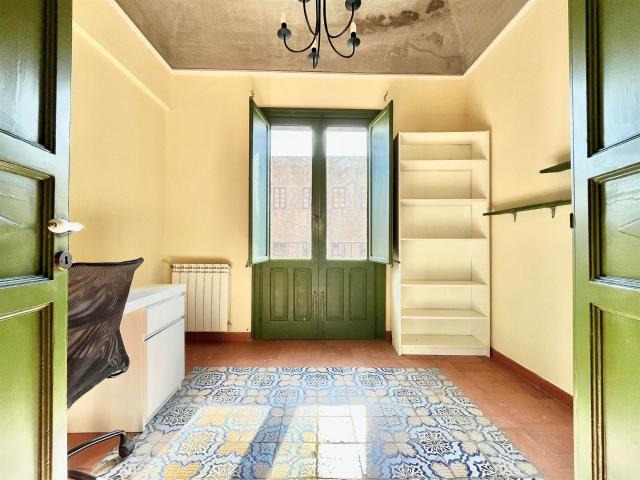 Affitto Appartamento, in zona MAQUEDA, PALERMO