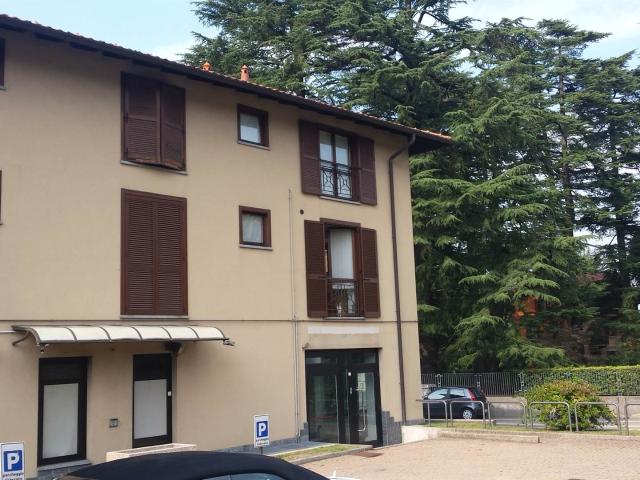 Affitto Appartamento, in zona MONTELLO, VARESE