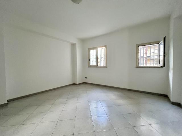 Affitto Appartamento, in zona NOTARBARTOLO, PALERMO