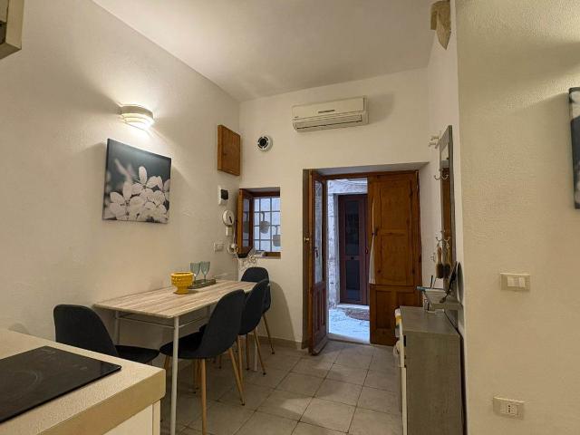 Affitto Appartamento, in zona ORTIGIA, SIRACUSA