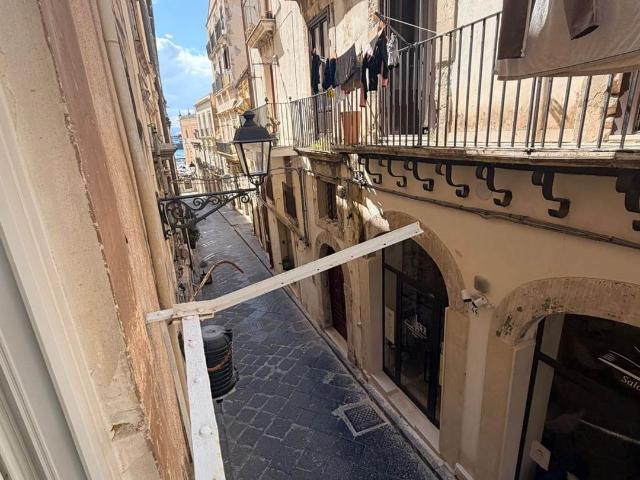 Affitto Appartamento, in zona ORTIGIA, SIRACUSA