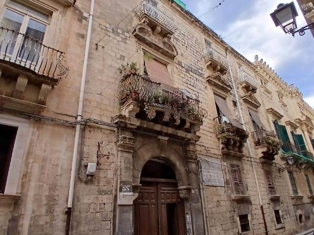 Affitto Appartamento, in zona ORTIGIA, SIRACUSA