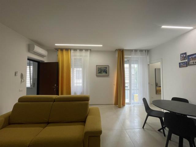 Affitto Appartamento, in zona B.RA GENOVA, PIACENZA