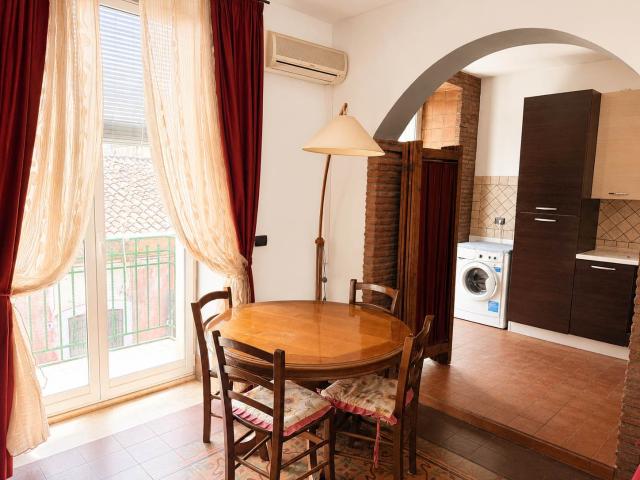Affitto Appartamento, in zona BORGO, CATANIA