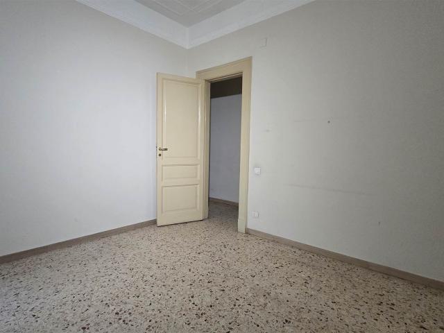 Affitto Appartamento, in zona CAIROLI / SAN MARTINO / TRIBUNALE, MESSINA