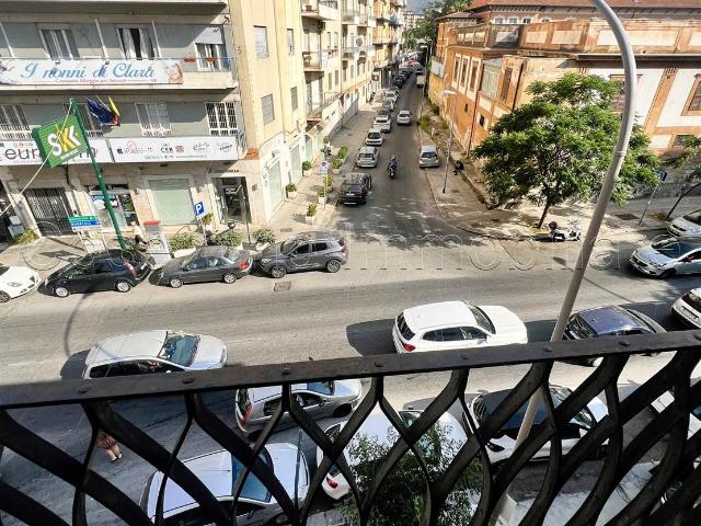 Affitto Appartamento, in zona CALATAFIMI, PALERMO