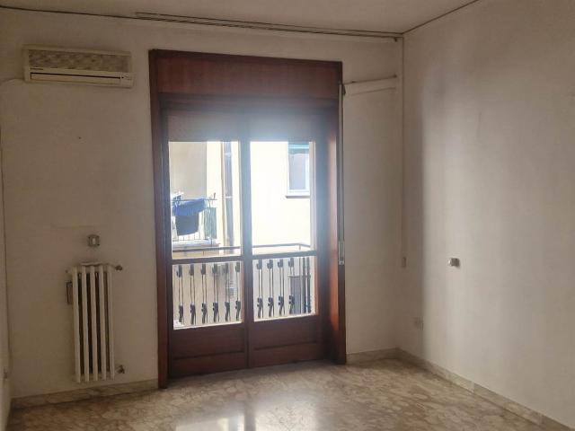 Affitto Appartamento, in zona CARMINE, SALERNO