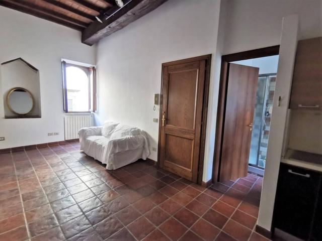 Affitto Appartamento, in zona CENTRO, VITERBO