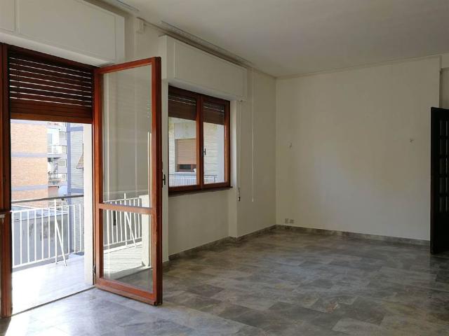 Affitto Appartamento, in zona CENTRO STORICO, LATINA