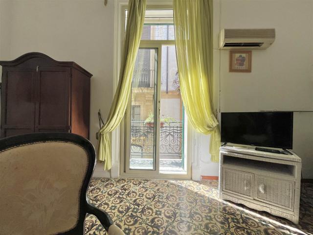 Affitto Appartamento, in zona CENTRO STORICO, PALERMO
