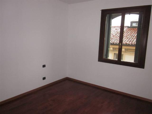 Affitto Appartamento, in zona CENTRO STORICO, VERONA