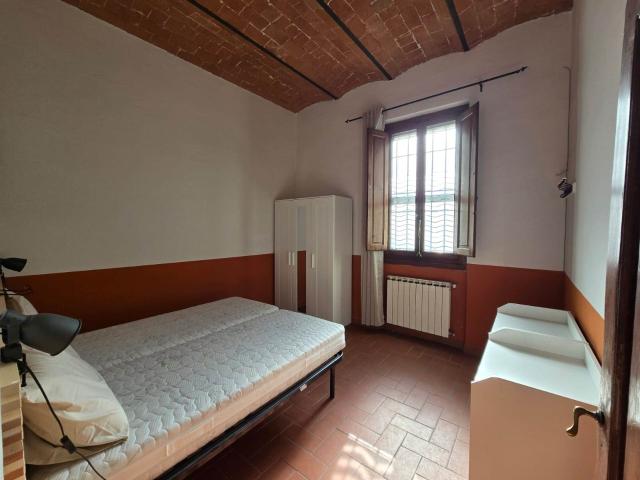 Affitto Appartamento, in zona CIRCONDARIA, FIRENZE