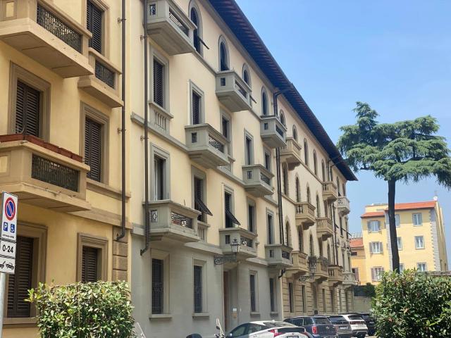 Affitto Appartamento, in zona COMUNALE, FIRENZE