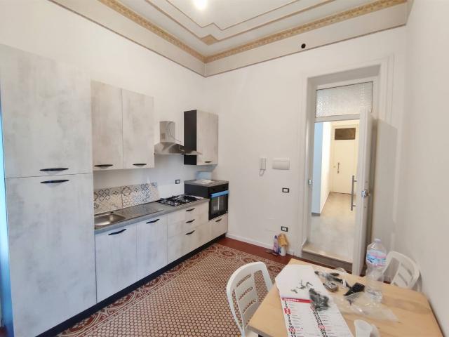 Affitto Appartamento, in zona CORSO TUKORY, PALERMO