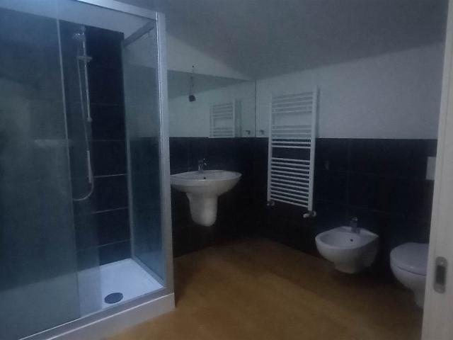 Affitto Appartamento, in zona INDIPENDENZA, MILANO