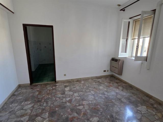 Affitto Appartamento, in zona ISOLA, AUGUSTA