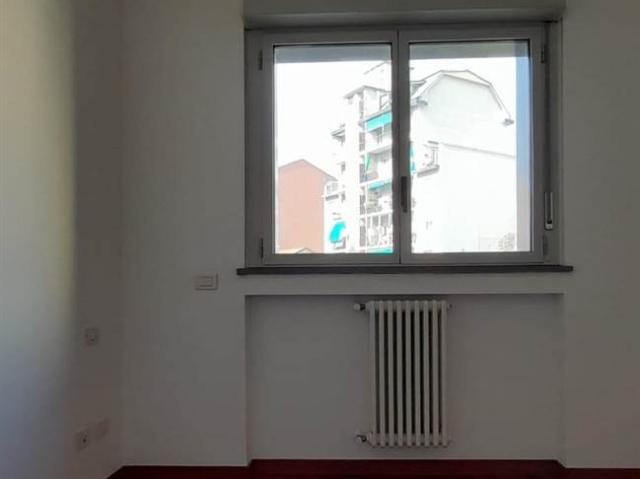 Affitto Appartamento, in zona PASTEUR, MILANO